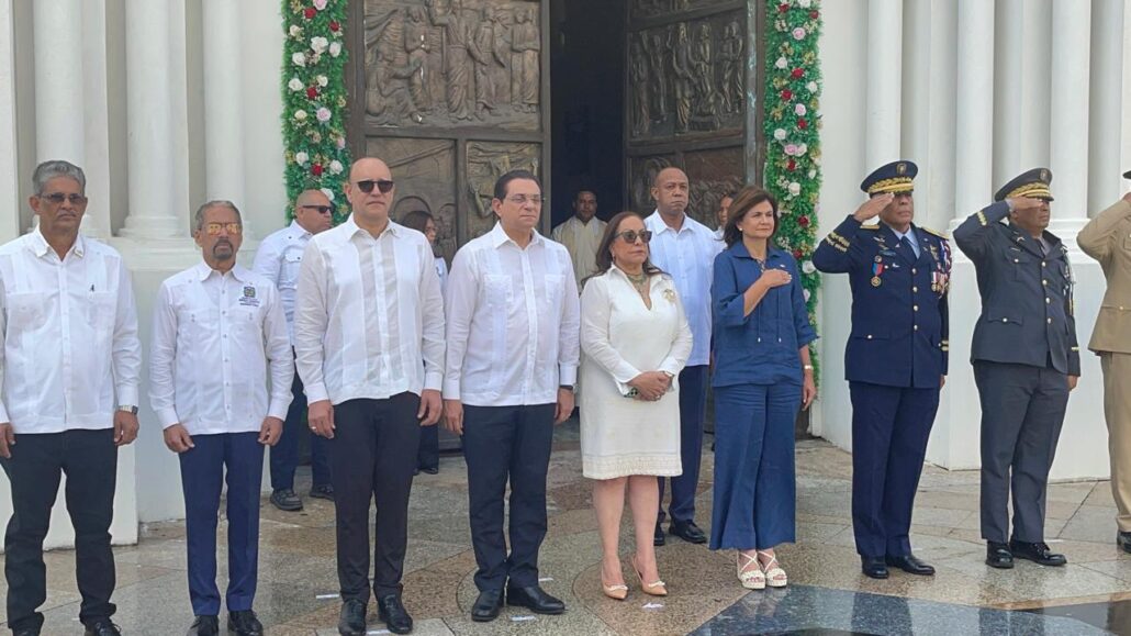 Vicepresidenta Peña asiste al tedeum en Catedral de Santiago