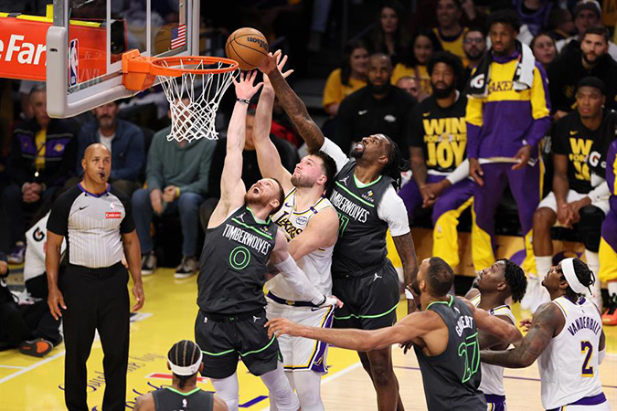 95-117. Los Wolves destrozan a los Lakers de Doncic en el primer asalto