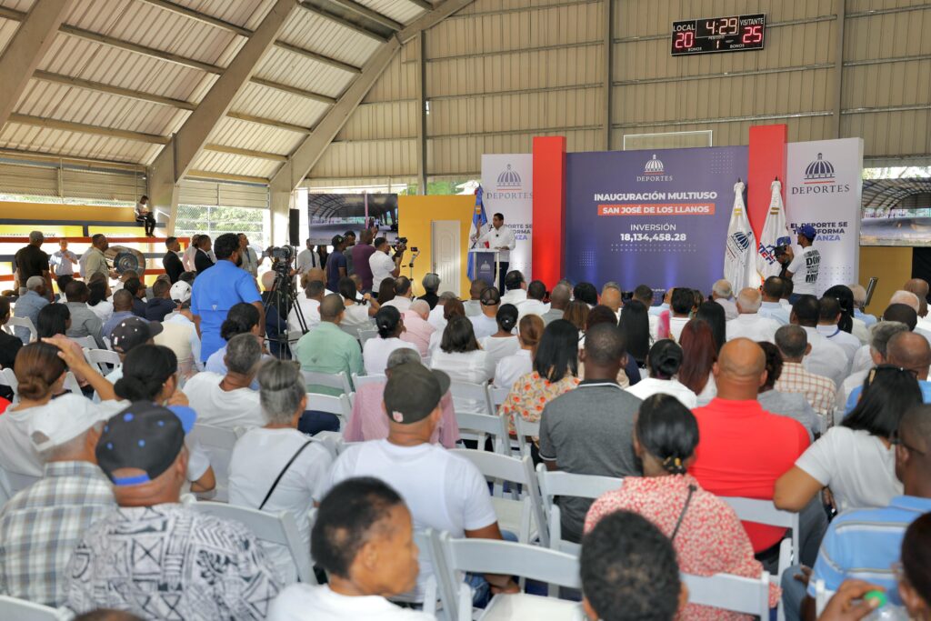Kelvin Cruz entrega remozado multiuso de San José de los Llanos en SPM - Noticias de hoy en República Dominicana | De Último Minuto