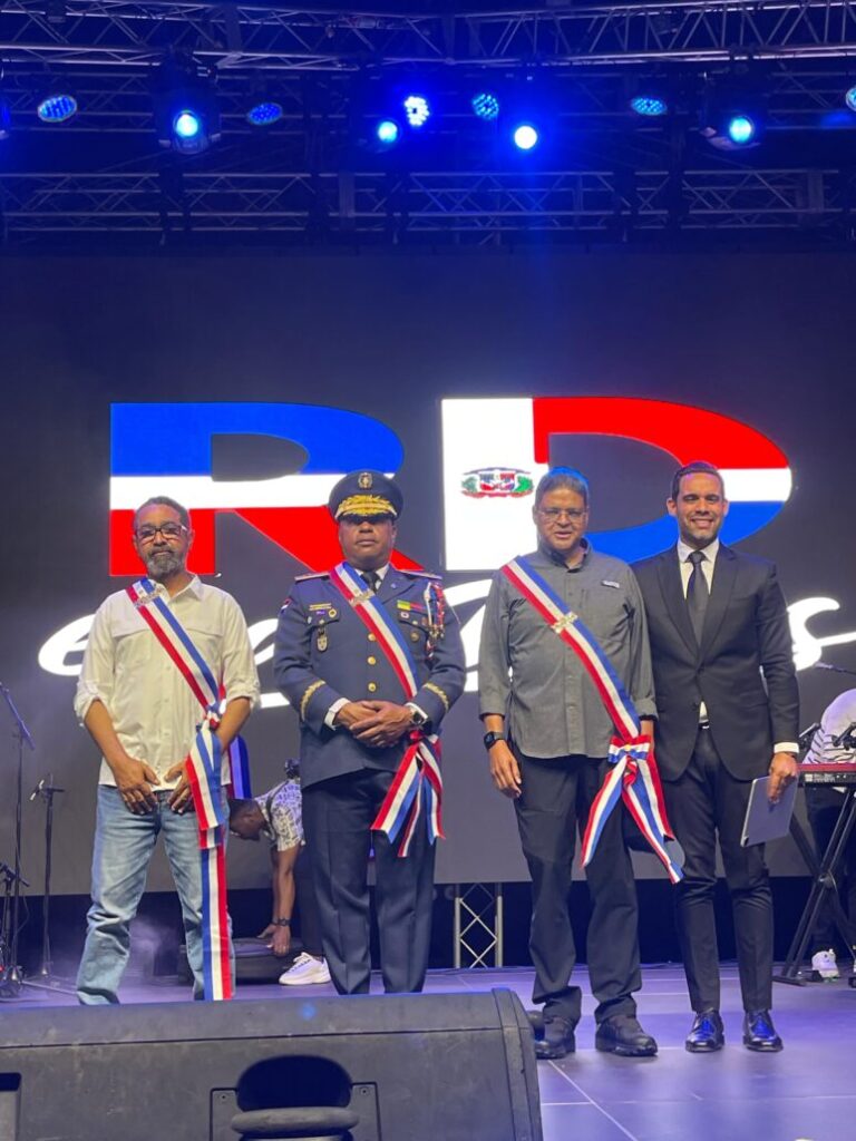 “RD es de Dios”, llenó de fe y esperanza a cientos de dominicanos en su primera edición - Noticias de hoy en República Dominicana | De Último Minuto