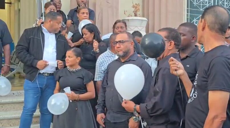 La Romana rindió homenaje a las víctimas de la tragedia en la discoteca Jet Set - Noticias de hoy en República Dominicana | De Último Minuto