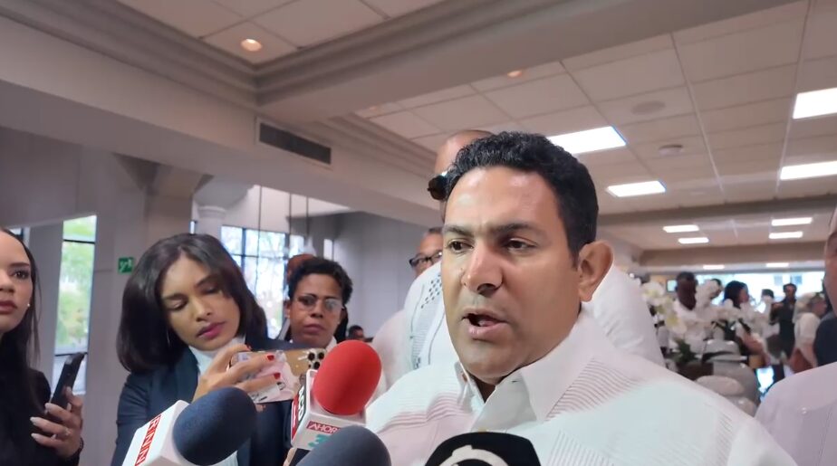 Personalidades acuden a velatorio del diseñador Martín Polanco - Noticias de hoy en República Dominicana | De Último Minuto
