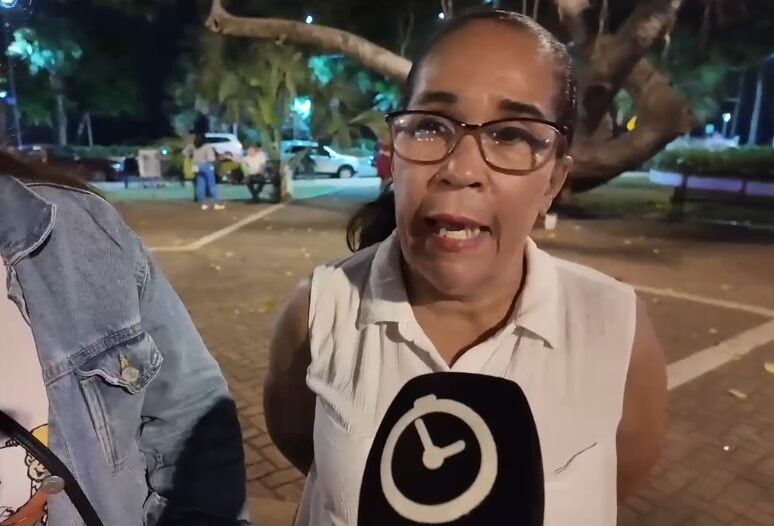 Realizan encendido de velas en honor a Jany Ventura, víctima de la tragedia en Jet Set - Noticias de hoy en República Dominicana | De Último Minuto