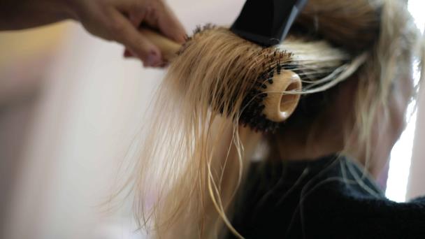 Día Nacional del Especialista en Belleza: Un homenaje a la creatividad y el esfuerzo - Noticias de hoy en República Dominicana | De Último Minuto