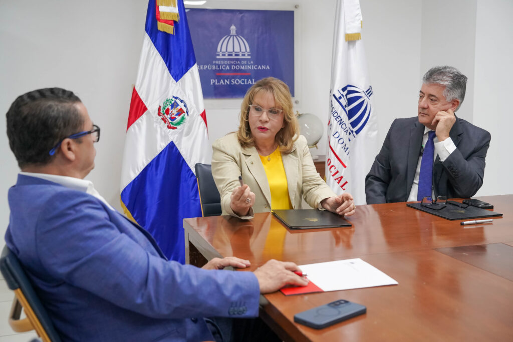 ONAPREP y Plan Social firman acuerdo para incluir reclusos en labores comunitarias - Noticias de hoy en República Dominicana | De Último Minuto