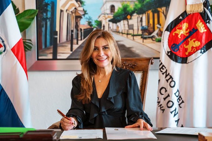 Carolina Mejía ofrece colaboración para la implementación de medidas migratorias anunciadas por el presidente Abinader