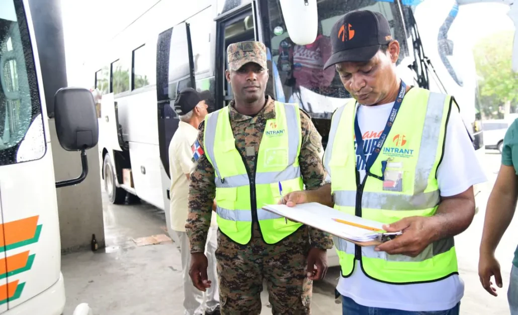 Intrant inhabilita a más de 300 choferes por licencias vencidas y detecta fallas en cientos de unidades del transporte público