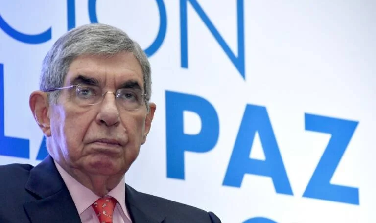 EE.UU. retira la visa al expresidente y Premio Nobel de la Paz, Óscar Arias
