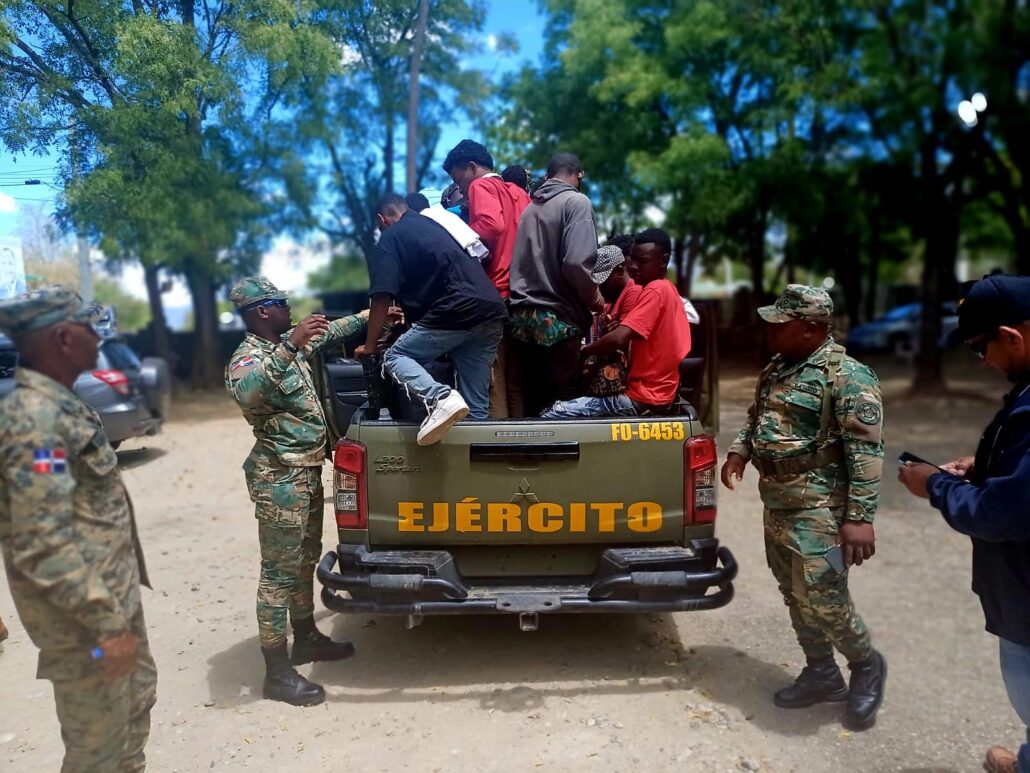 Ejército envía a la justicia a 231 personas por tráfico de indocumentados y contrabando