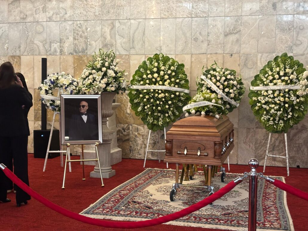 Resto de Rubby Pérez son expuestos en el Teatro Nacional en jornada solemne