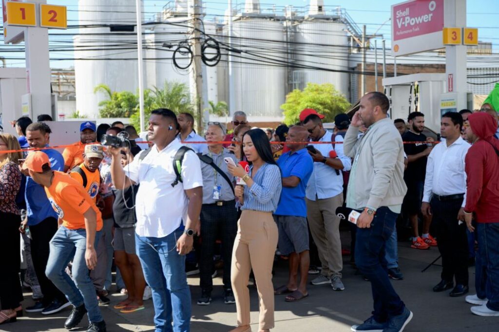 Héroes sin capa: voluntarios y periodistas, en pie frente a las tragedias - Noticias de hoy en República Dominicana | De Último Minuto