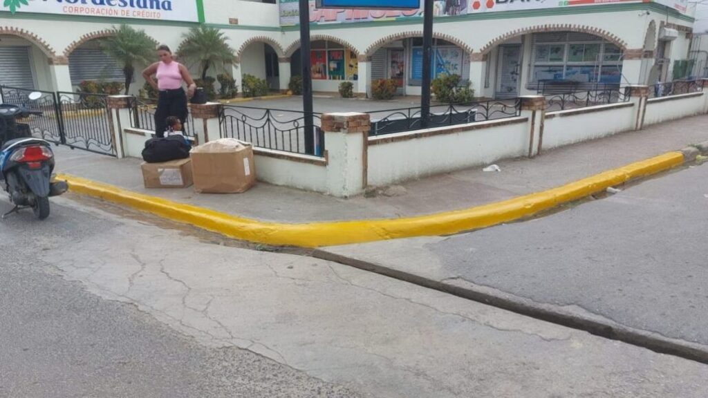 Avances en las señalizaciones horizontales y reparaciones viales en Las Terrenas - Noticias de hoy en República Dominicana | De Último Minuto
