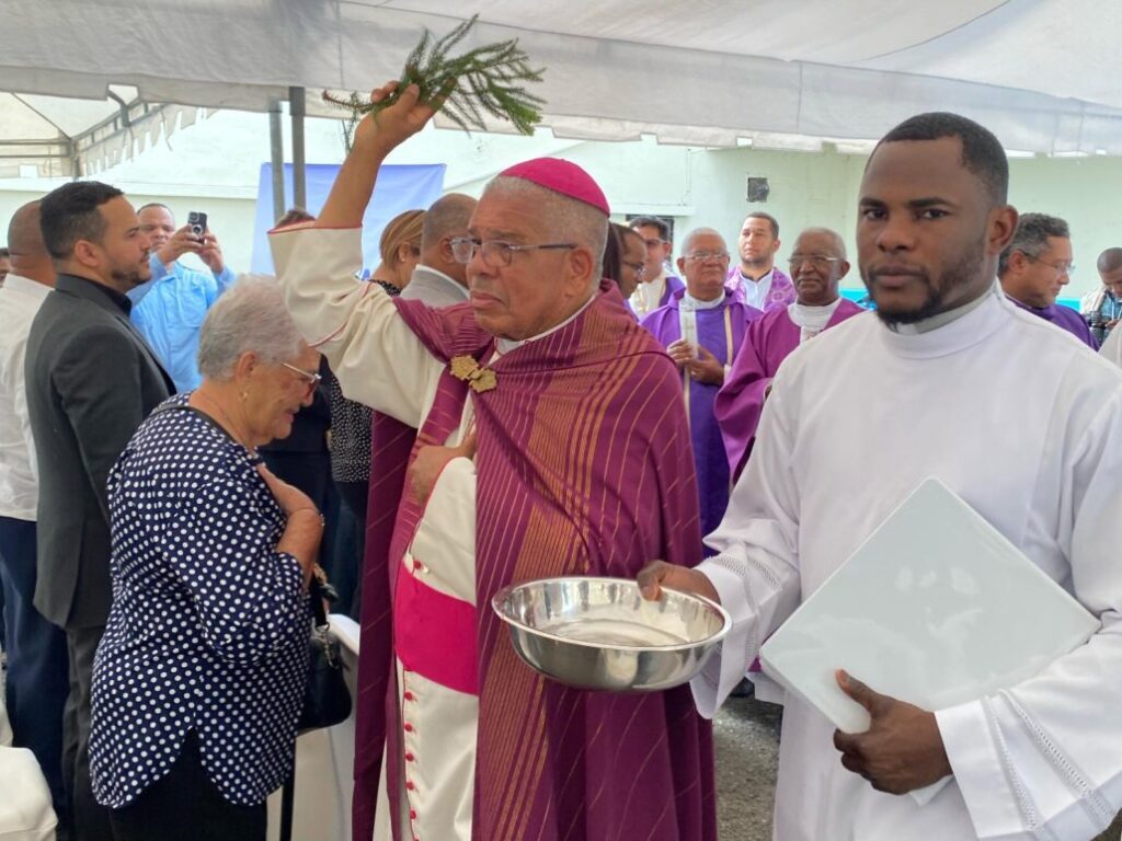 Monseñor Francisco Ozoria: “Somos peregrinos de la esperanza” - Noticias de hoy en República Dominicana | De Último Minuto