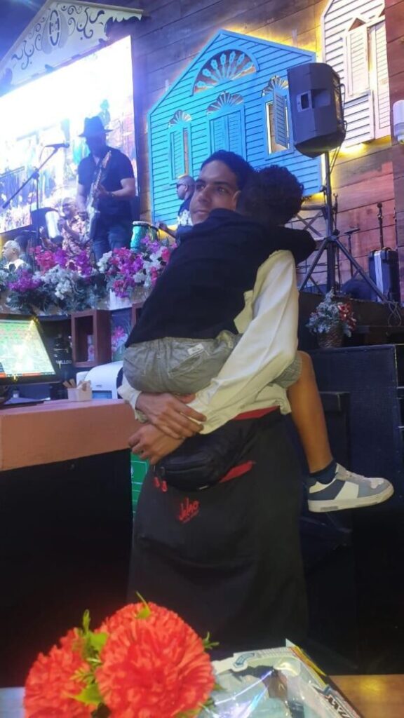 Rhoyer Hernández, el camarero de las buenas atenciones que murió en la tragedia del Jet Set - Noticias de hoy en República Dominicana | De Último Minuto