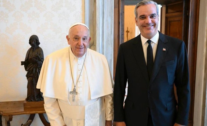 Abinader dice que la memoria del papa 