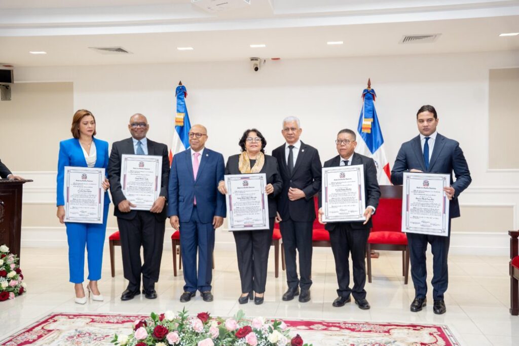Senado juramenta y posesiona a los nuevos miembros de la Cámara de Cuentas - Noticias de hoy en República Dominicana | De Último Minuto