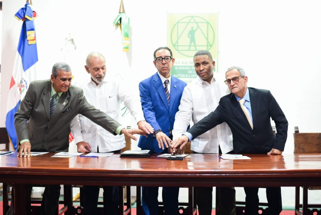 Ponen en circulación emisiones postales en homenaje a científicos dominicanos - Noticias de hoy en República Dominicana | De Último Minuto