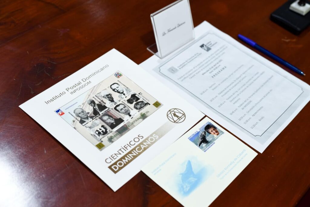 Ponen en circulación emisiones postales en homenaje a científicos dominicanos - Noticias de hoy en República Dominicana | De Último Minuto