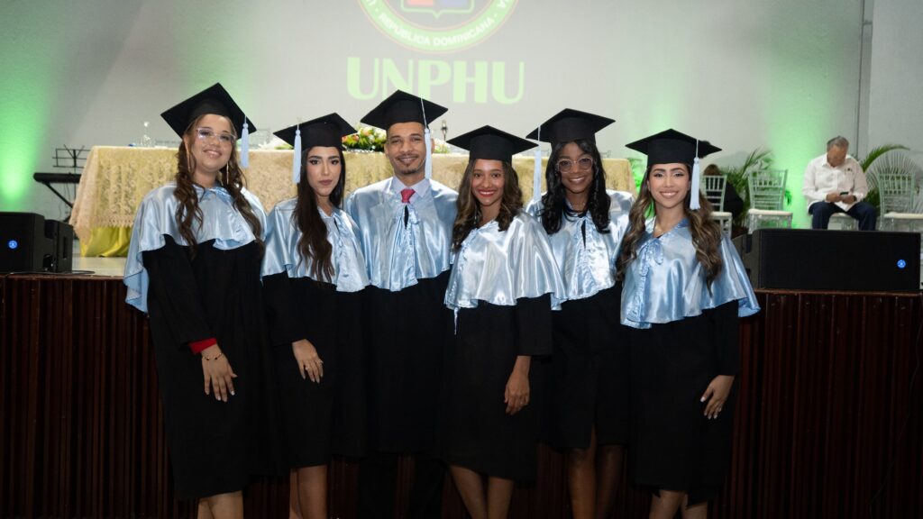 UNPHU gradúa a 463 nuevos profesionales - Noticias de hoy en República Dominicana | De Último Minuto