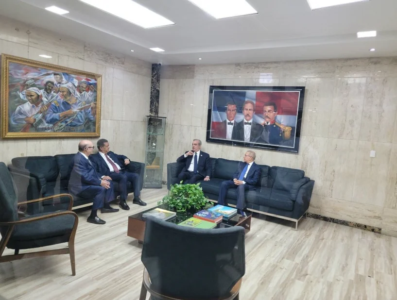 Psiquiatra analiza el lenguaje no verbal de Abinader, Leonel, Hipólito y Danilo durante reunión - Noticias de hoy en República Dominicana | De Último Minuto