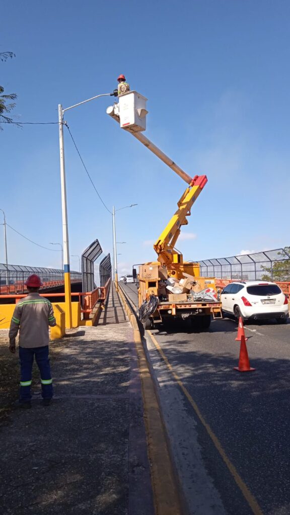 EDEESTE intensifica mantenimiento preventivo ante temporada ciclónica 2025 - Noticias de hoy en República Dominicana | De Último Minuto
