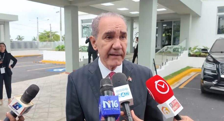 Ministro Franklin García elogia inauguración de nueva edificación en Unicaribe