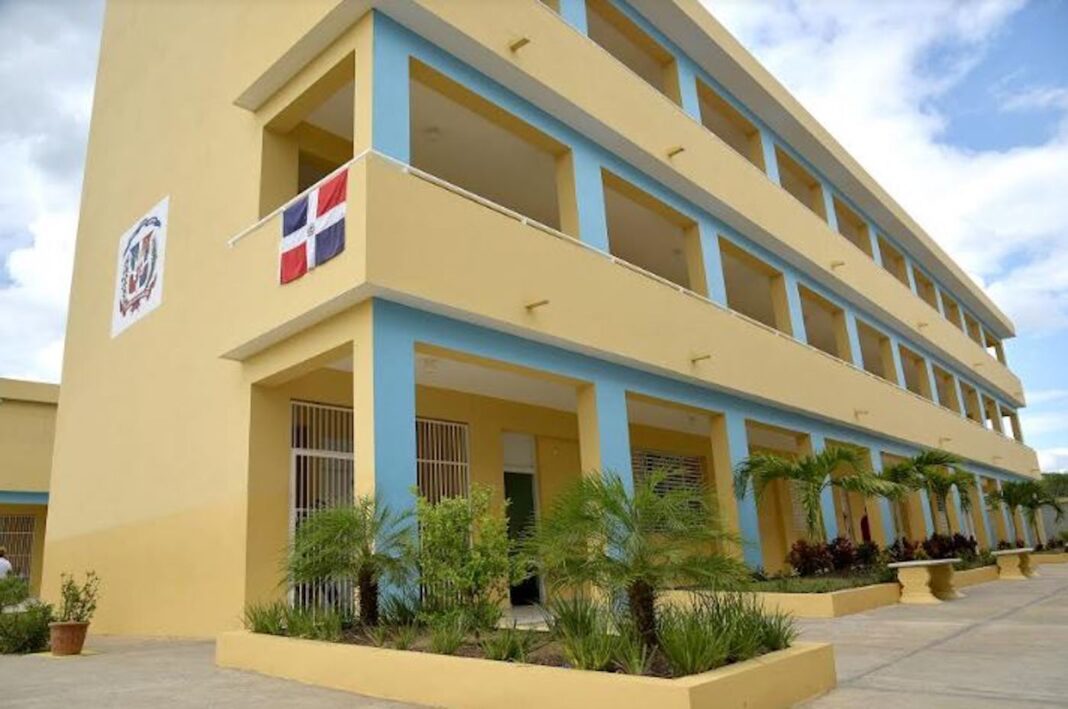 Imagen fuente externa. ADP mantiene paro docente en Hato Mayor en reclamo de mejoras laborales y estructurales