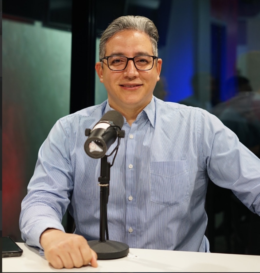 Escuelas dominicanas convertidas en pequeños nichos de delincuentes, denuncia Rodolfo Santos