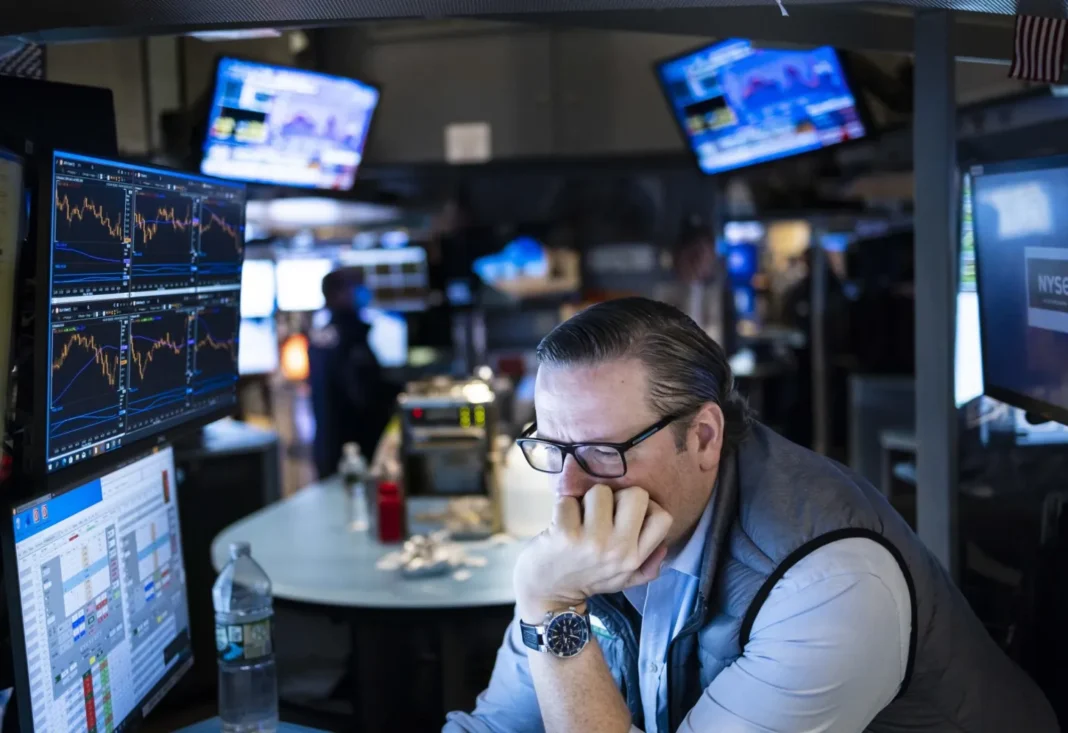 Wall Street abre en rojo después de que Trump acuse a China de violar el acuerdo comercial