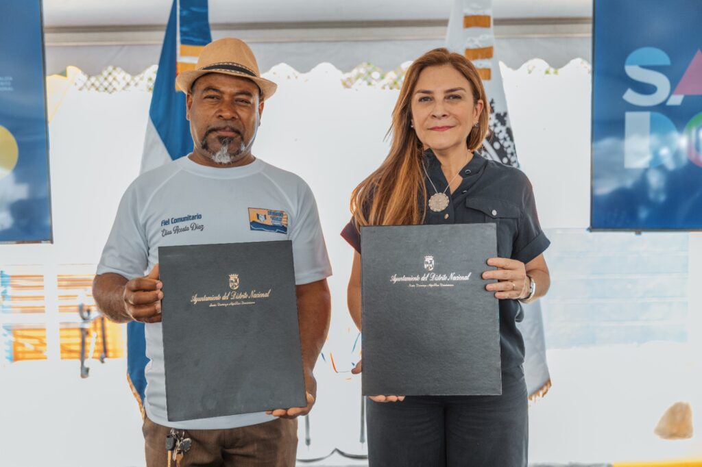 Carolina Mejía inaugura parque lineal en La Yagüita en honor a Christian Tejeda - Noticias de hoy en República Dominicana | De Último Minuto