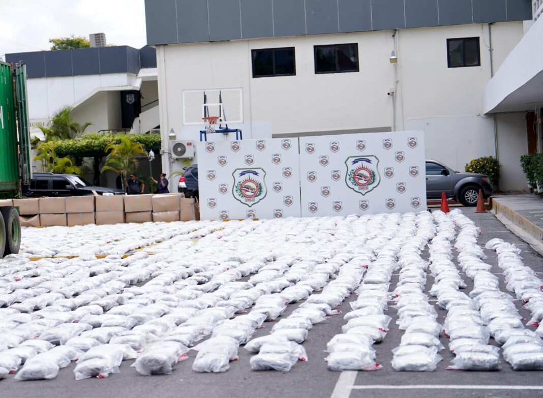 Arrestan hombre vinculado a paquetes de droga ocupados en Puerto Multimodal Caucedo