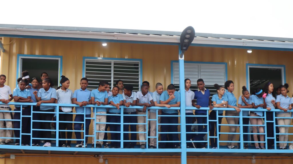 Acondicionan el plantel educativo Roberto Duvergé en Los Alcarrizos - Noticias de hoy en República Dominicana | De Último Minuto