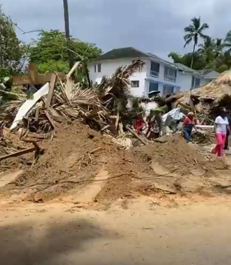 Fuerza Pública ejecuta desalojo en Las Terrenas - Noticias de hoy en República Dominicana | De Último Minuto