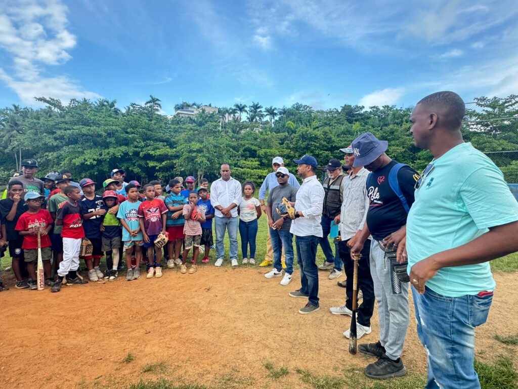 Alcaldía de Las Terrenas y sector privado comienzan trabajos de remozamiento en el Play de La Barbacoa - Noticias de hoy en República Dominicana | De Último Minuto