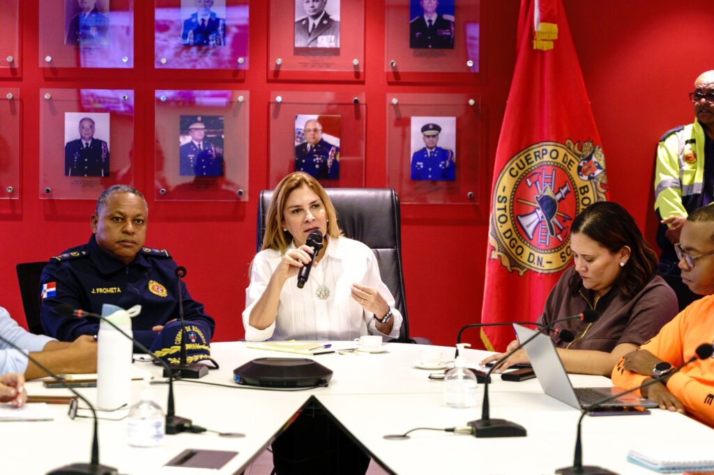 Carolina Mejía activa el Comité de Prevención ante alerta roja por vaguada - Noticias de hoy en República Dominicana | De Último Minuto