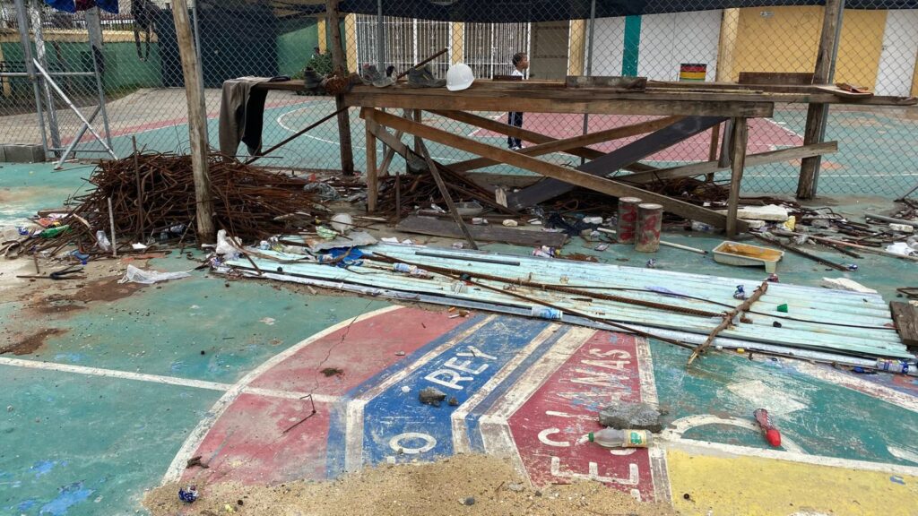 Denuncian paralización de la construcción de pabellón en la Escuela Parroquial Cristo Rey - Noticias de hoy en República Dominicana | De Último Minuto