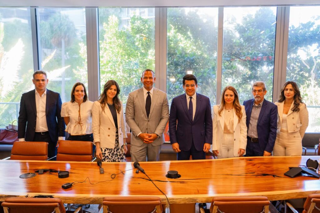 David Collado y Alex Rodríguez anuncian inversión de mil millones de dólares en Playa Grande - Noticias de hoy en República Dominicana | De Último Minuto