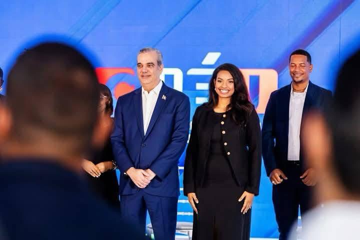 Marinel Canela es reconocida como Embajadora de la Ética Juvenil por Monseñor Nouel - Noticias de hoy en República Dominicana | De Último Minuto