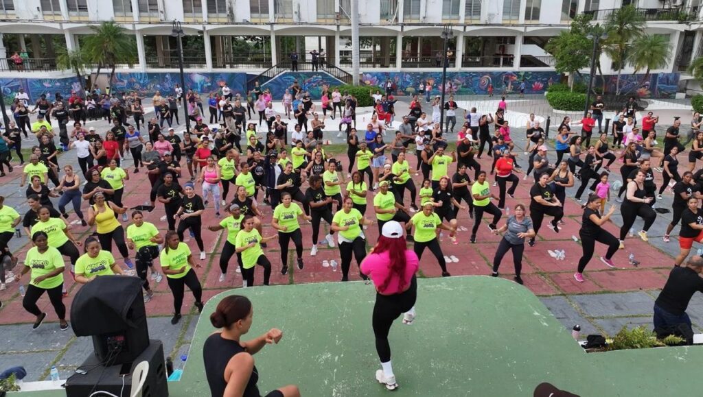 Alcaldía de Santiago celebra el Día de las Madres con música, bingo y zumba - Noticias de hoy en República Dominicana | De Último Minuto