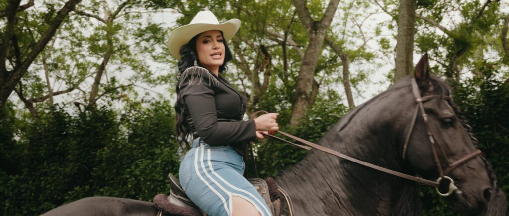Luisanna Grullón estrena su vibrante videoclip “Ay Ay Ay”, dirigido por Lowensky Natera - Noticias de hoy en República Dominicana | De Último Minuto