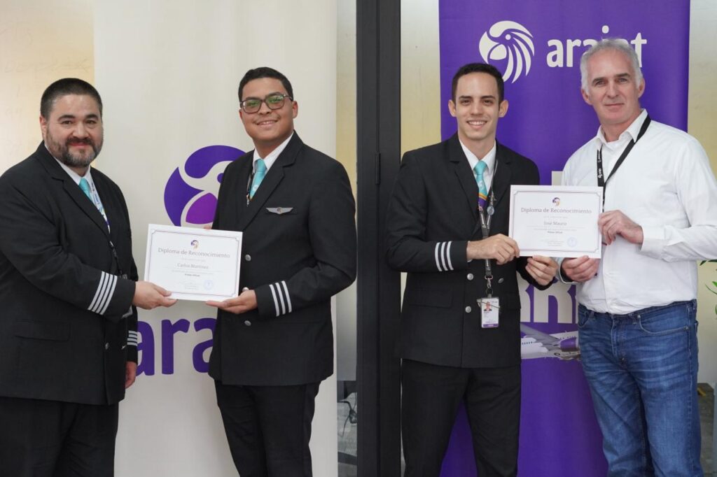 Arajet gradúa nuevos pilotos dominicanos de programa de cadetes en alianza con Boeing - Noticias de hoy en República Dominicana | De Último Minuto