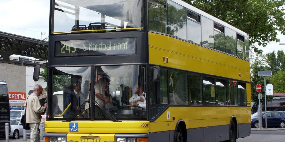 Berlín prohibirá portar cuchillos y otras armas en el transporte público