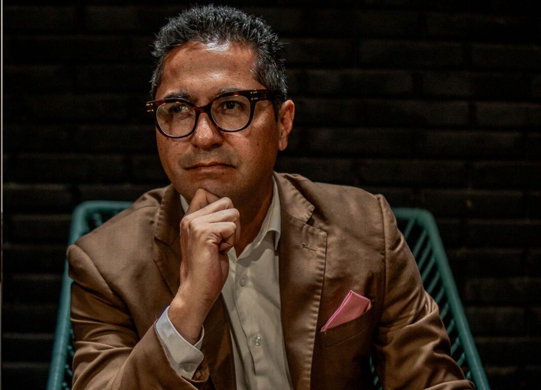 Rodrigo Moreno publica el primer libro de marketing que crece junto al lector