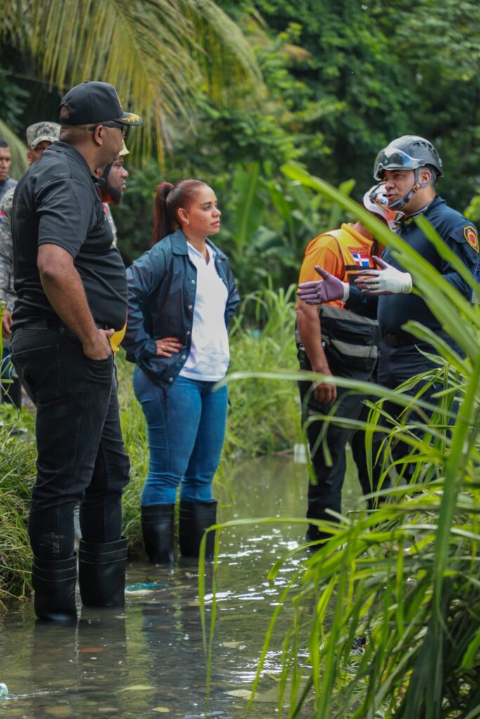 Continúa la búsqueda de niña arrastrada por cañada en Villa Mella - Noticias de hoy en República Dominicana | De Último Minuto