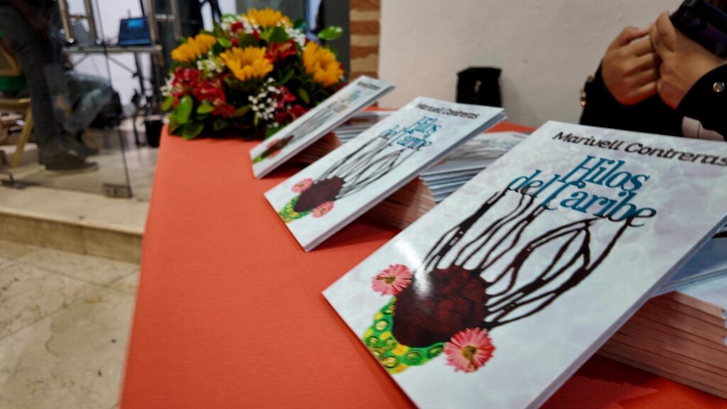 Marivell Contreras presenta su libro “Hilos del Caribe” una reflexión sobre identidad, memoria y cabello - Noticias de hoy en República Dominicana | De Último Minuto