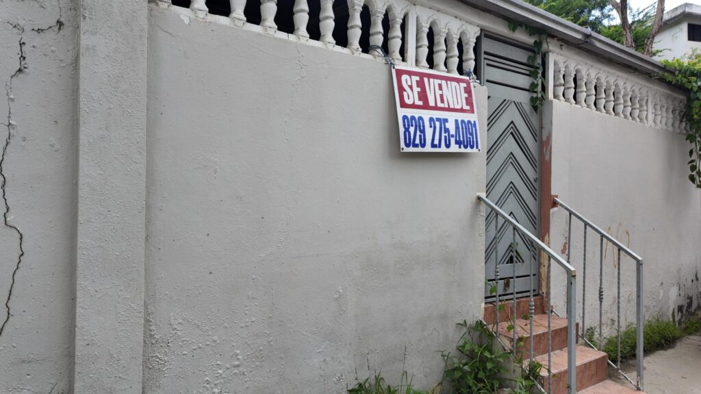 Residentes en Álamo I denuncian inundaciones severas por obstrucción de cañada atribuida a empresa constructora - Noticias de hoy en República Dominicana | De Último Minuto