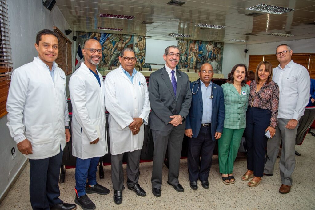 Jorge Asjana David visita el Hospital Dr. Salvador B. Gautier - Noticias de hoy en República Dominicana | De Último Minuto