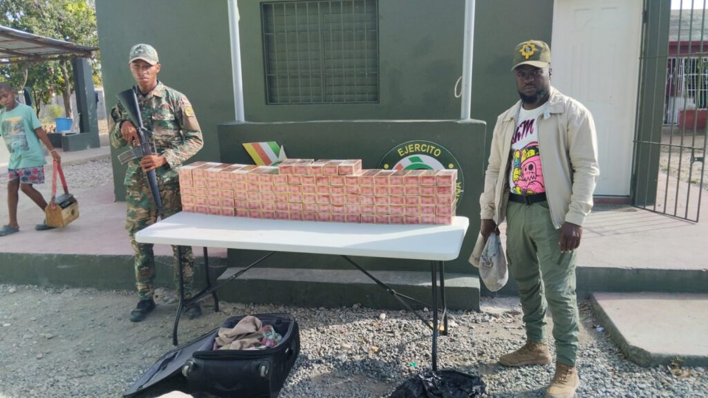 Arrestan dos pasajeras de autobús con contrabando de 20 mil cigarrillos - Noticias de hoy en República Dominicana | De Último Minuto