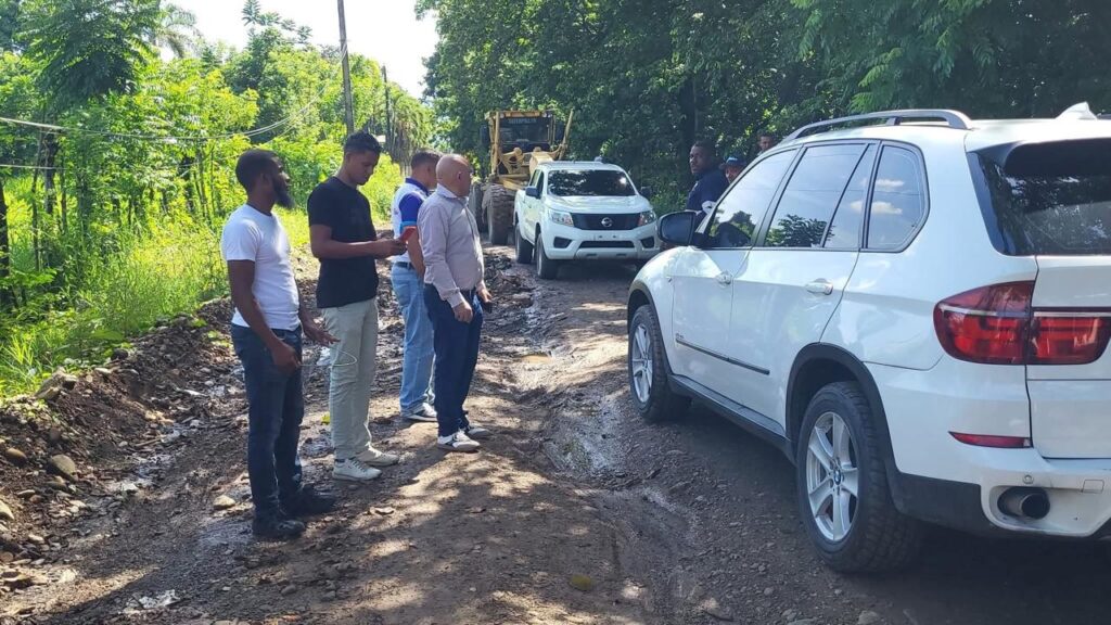 Autoridades dan inicio a mejoras provisionales en calles del sector María Auxiliadora - Noticias de hoy en República Dominicana | De Último Minuto