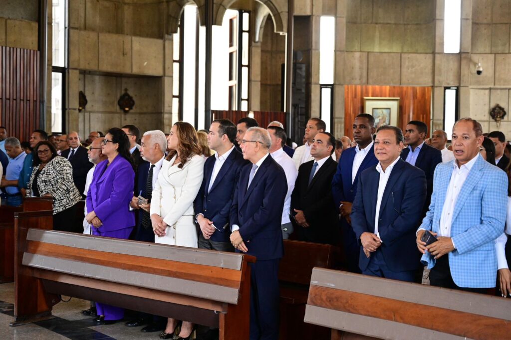 Danilo Medina encabeza emotivo homenaje del PLD a Juan Bosch en La Vega - Noticias de hoy en República Dominicana | De Último Minuto
